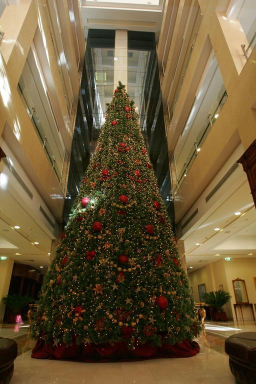 Grand Hotel Polyana Esto-Sadok Exterior photo Christmas tree at the Four Seasons Hotel, Cairo