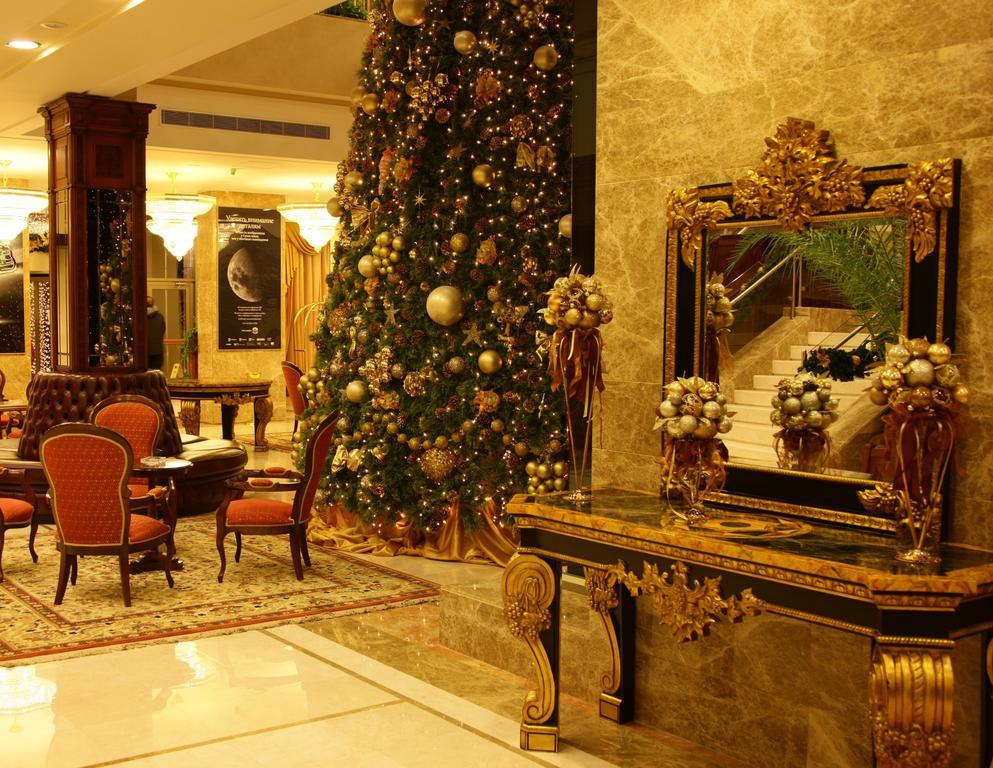 Grand Hotel Polyana Esto-Sadok Exterior photo The lobby of the Four Seasons Hotel in Cairo