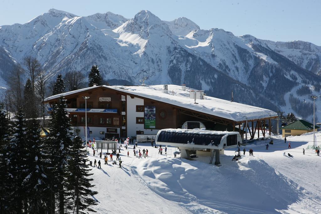 Grand Hotel Polyana Esto-Sadok Exterior photo The ski resort of Les Saisies