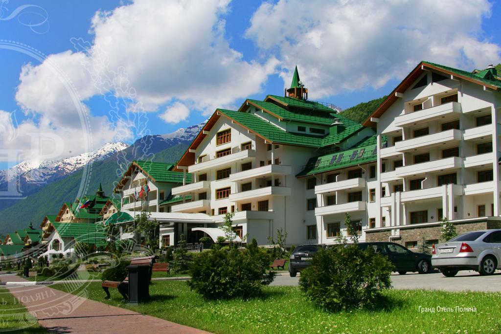 Grand Hotel Polyana Esto-Sadok Exterior photo The complex